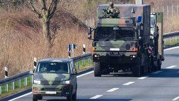 Bundeswehr-Konvois rollen am Wochenende durch Hamburg in die Lüneburger Heide