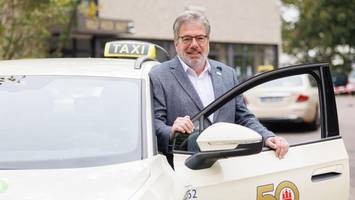 taxifahrten in hamburg sind jetzt oft viel billiger – deshalb gibt es zoff