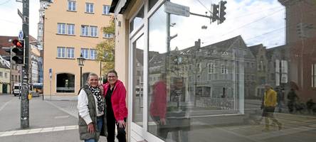 Erst Verzweiflung, jetzt Happy End: Augsburger Optikerin Sabine Stief freut sich über neuen Laden