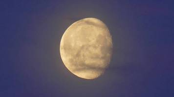 dreht sich der mond? einfach erklärt
