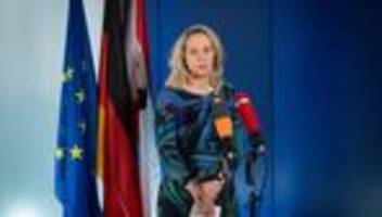 Affäre um Fördermittel: Wie die Kulturszene auf Wedl-Wilsons Rücktritt reagiert