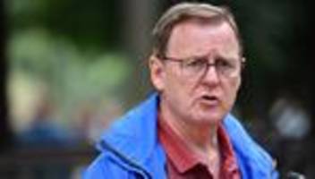 Holzhacken: Wie Ex-Ministerpräsident Ramelow in der Freizeit entspannt