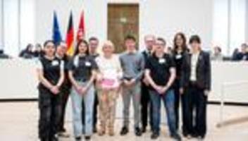 Jugendforum im Landtag: Jugendliche geben Brandenburgs Politikern Hausaufgaben mit