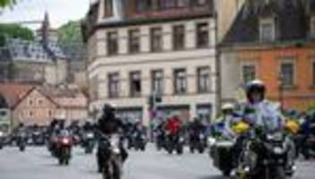 Kulmbach: Herrmann fordert Motorradfahrer zu Fahrtraining auf