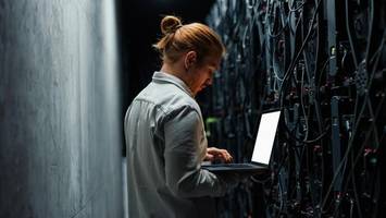 Bundesregierung greift mit Cyberoffensive zu drastischeren Maßnahmen