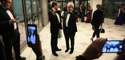 Donald Trump: Wie ein Saal voller News-Reporter auf den Anschlagsversuch reagierte