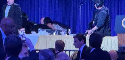 Schussähnliche Geräusche bei Korrespondentendinner – Trump in Sicherheit gebracht