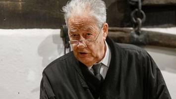 Ex-Ministerpräsident besucht Kunstschau bei Hamburg