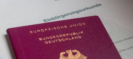 Der deutsche Pass steht am Ende des Integrationsprozesses