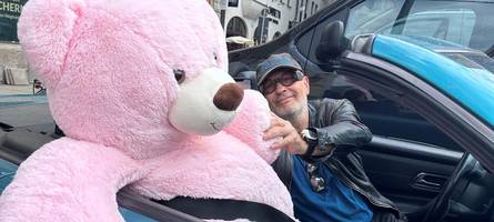 Ein bäriger Beifahrer und eine seltsame Augsburger WG