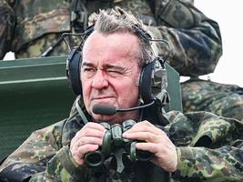 Bundeswehr: Stillgestanden, Opa