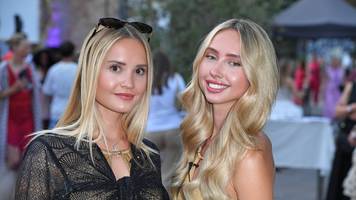 Carmen Geiss freut sich: Geheime Verehrer beschenken Davina und Shania