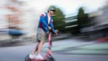 Elektrische Roller im Verkehr: Wieder schwerer Unfall mit E-Roller – 13-Jähriger verletzt