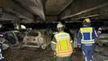 Feuer: Nach Brand im Parkhaus: Ursache weiter unklar