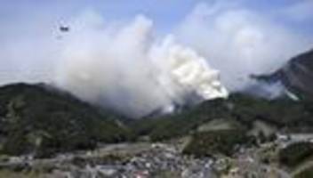 Feuer: Waldbrand wütet im Nordosten Japans
