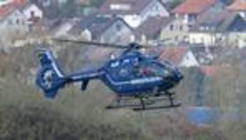 Gefährlicher Bahnunfall: Betonbrocken auf Gleise gelegt – Zug kann nicht mehr bremsen