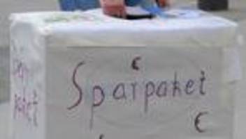 Kritik an Bundesregierung: Demonstration gegen mögliche Kürzungen im Sozialbereich