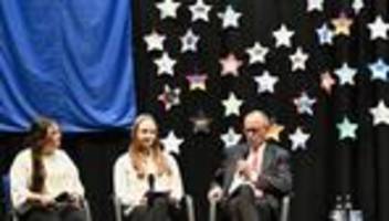 merz diskutiert mit schülern: merz sieht weiter keine exit-strategie im iran-krieg