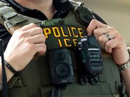 Tolle Idee!!! Macht es: Trump will US-Einwanderungsbehörde ICE umbenennen