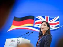 Ökonomien besser verweben: reiche will brexit-graben zu großbritannien schließen