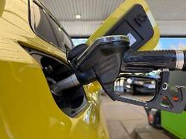 konzerne profitieren : 12-uhr-regel macht sprit noch teurer