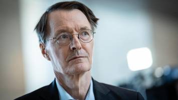 Kniebeugen, Beinheben, Klappmesser – Karl Lauterbach verrät, wie er sich fit hält