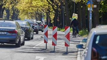 Fahrradspur muss weichen: „Unter den Eichen“ soll wieder zweispurig werden