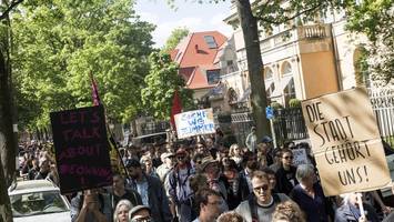 „mygruni“-demo in grunewald: satirischer protest im villenviertel