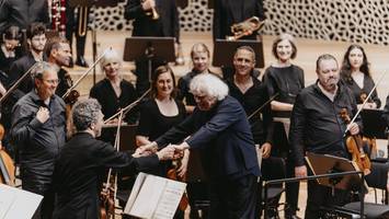 sir simon rattle überzeugt in der elbphilharmonie meist, aber nicht immer
