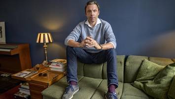 rocko schamoni: der großmeister der selbstironie lässt das publikum quieken