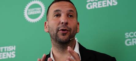 ein grüner mischt die britische politik auf – wer ist zack polanski?