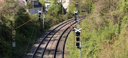 Gerissene Fahrleitung sorgt für stundenlangen Stillstand am Ulmer Hauptbahnhof