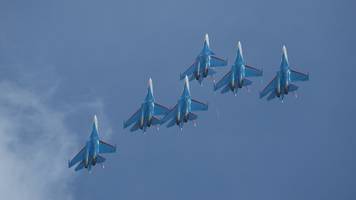 russland baut immer mehr su-35s-jäger – und rüstet sie mit noch tödlicheren raketen aus