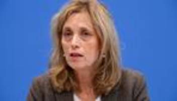 demokratieförderung: karin prien verteidigt neuausrichtung von »demokratie leben!«-programm