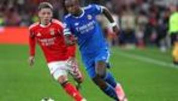 fußball-wm: verdecken von mund kann bei wm zu roter karte führen