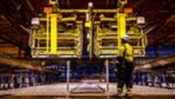 Kurzarbeit: Mehr als 130 Millionen Arbeitsstunden fielen 2025 durch Kurzarbeit aus