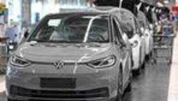 Mobilitätswende: Deutschlands häufigstes E-Auto: VW stößt Tesla vom Thron