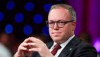 niedrige geburtenrate: voigt regt steuerentlastungen für familien an