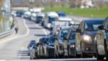 Reiseverkehr am Feiertag: Wann wird's voll am langen Mai-Wochenende - und wo?