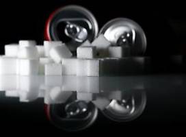 Auch Erhöhung der Alkoholsteuer?: Bundesregierung will Zuckerabgabe einführen