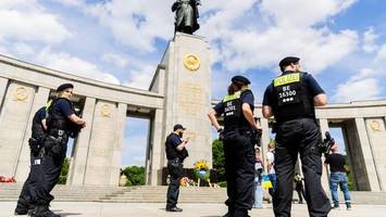 berliner polizei erlässt erneut verbote für gedenken am 8. und 9. mai