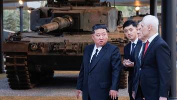Nordkorea präsentiert Leopard-2 – und sichert Putin Hilfe im „heiligen Krieg“ zu