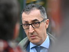 Koalitionsverhandlungen in Baden-Württemberg: Streit um Polizei-Software stellt Özdemir auf die Probe