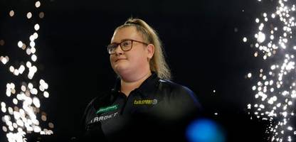 Darts: Beau Greaves gewinnt erstes Profiturnier gegen männliche Konkurrenz