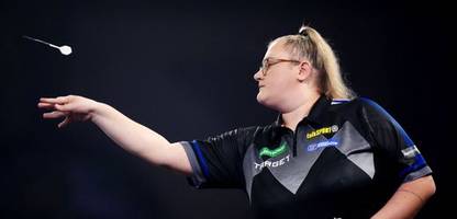 darts: beau greaves schlägt drei ex-weltmeister – und schreibt mal wieder geschichte