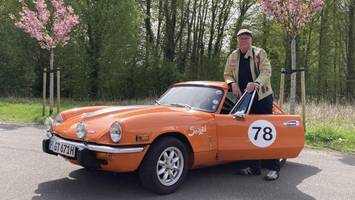 oldtimer-fans, aufgepasst! auf diesem flugplatz gibt es autos zum staunen