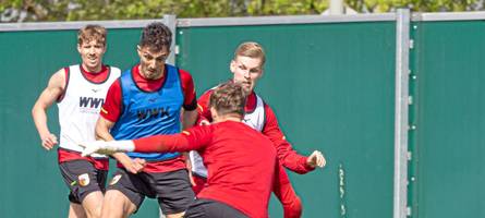 Keine verletzten Spieler zum Saisonendspurt – wie hat der FCA das geschafft?