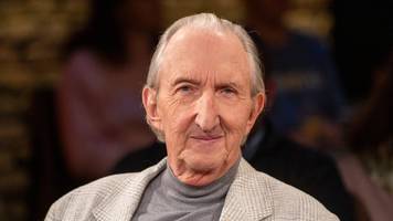 mike krüger singt bei stefan raab gegen das gendern: geht es echt zu weit