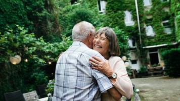 ehepaar verrät nach 71 jahren ihr geheimnis für eine glückliche ehe: ein bisschen taub zu sein hilft meistens