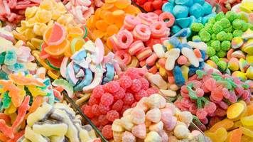 mama, lass uns süßigkeiten verkaufen: rossella gibt ihren sicheren arbeitsplatz auf und will nicht zurück